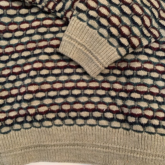 Jantzen sweater in size medium. - Picture 3 of 4